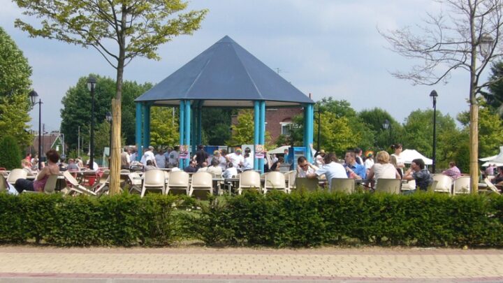 Une après-midi à la fête de quartier vue du stand du Bavard