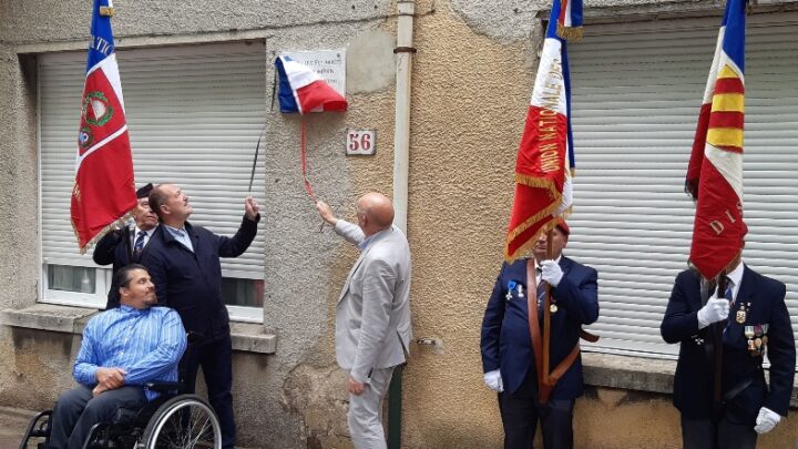 Dévoilement de la plaque à Edmond DOMPSIN